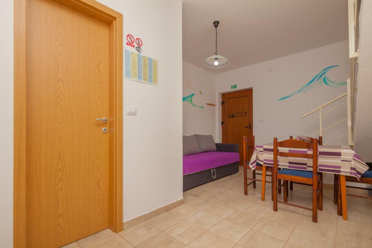 Miramare Apartment Pomer Luaran gambar