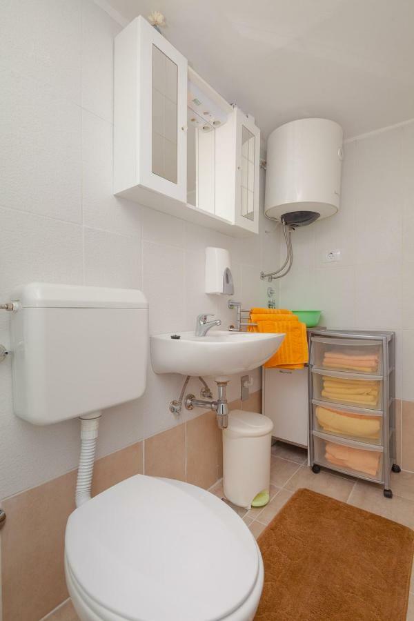 Miramare Apartment Pomer Luaran gambar