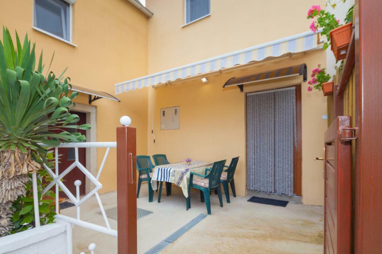 Miramare Apartment Pomer Luaran gambar