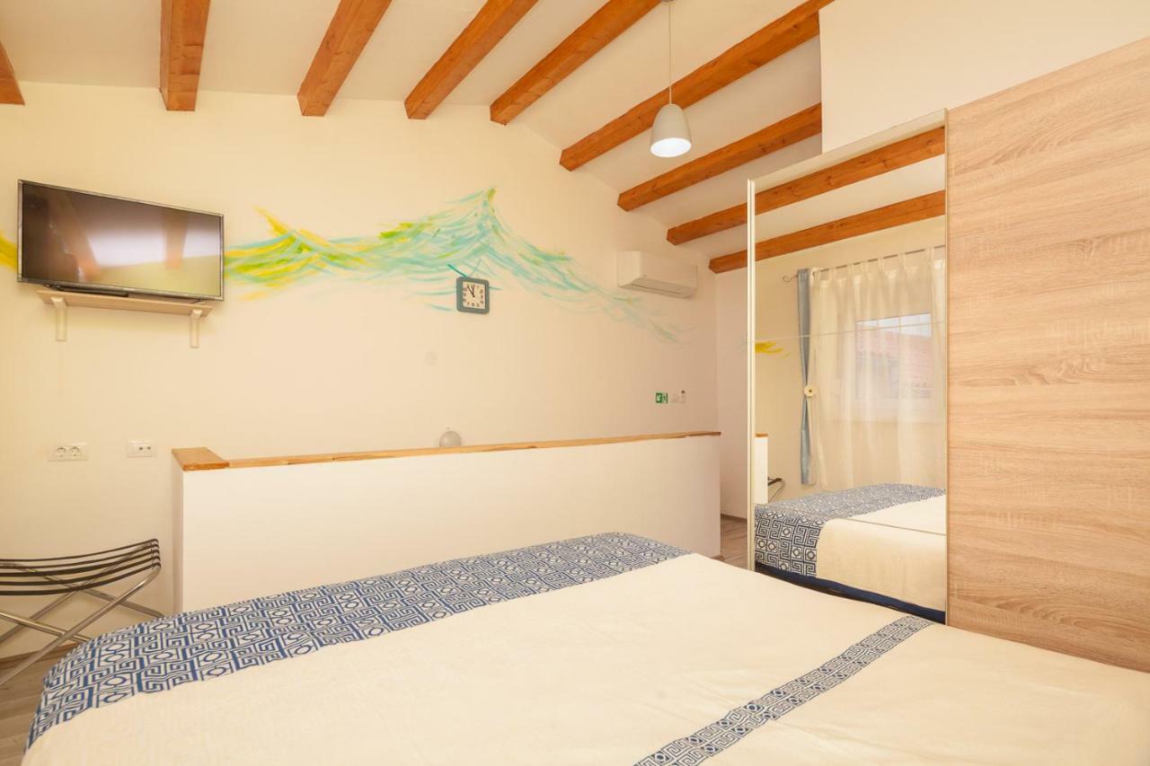 Miramare Apartment Pomer Luaran gambar